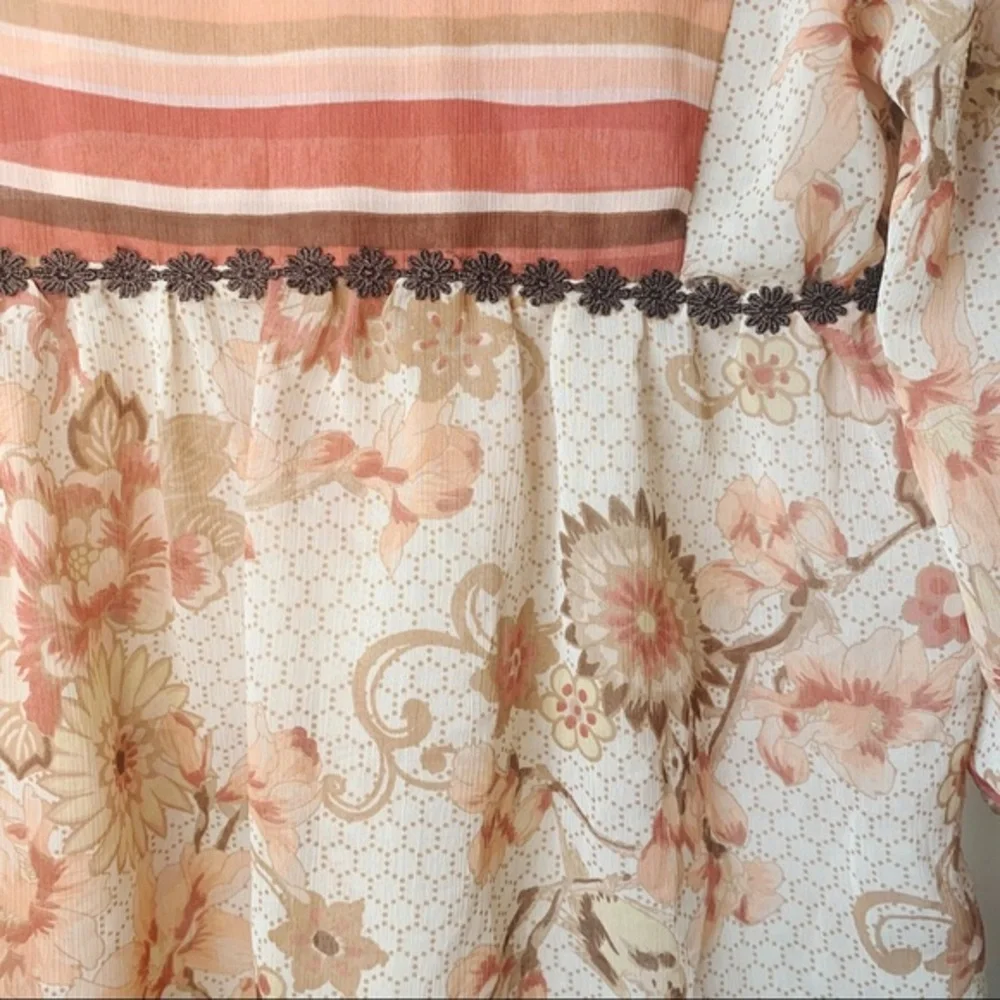 3/15 💚 Rampage | Floral & Striped Pattern Chiffon V-Neck Tunic - Picture 8 of 9